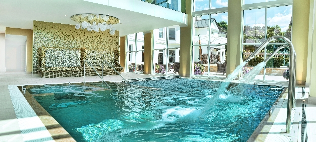 An indoor swimming pool